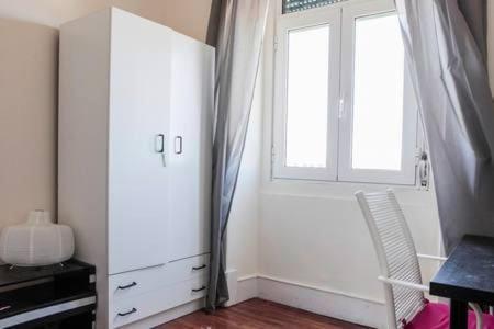 Anjos Flat With 5bd Lissabon