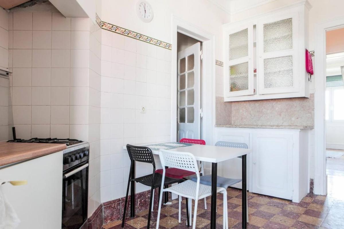 Anjos Flat With 5bd * Lissabon