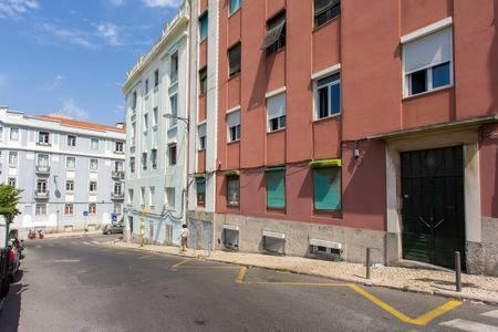 Anjos Flat With 5bd Lissabon