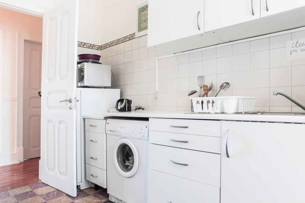 Anjos Flat With 5bd * Lissabon