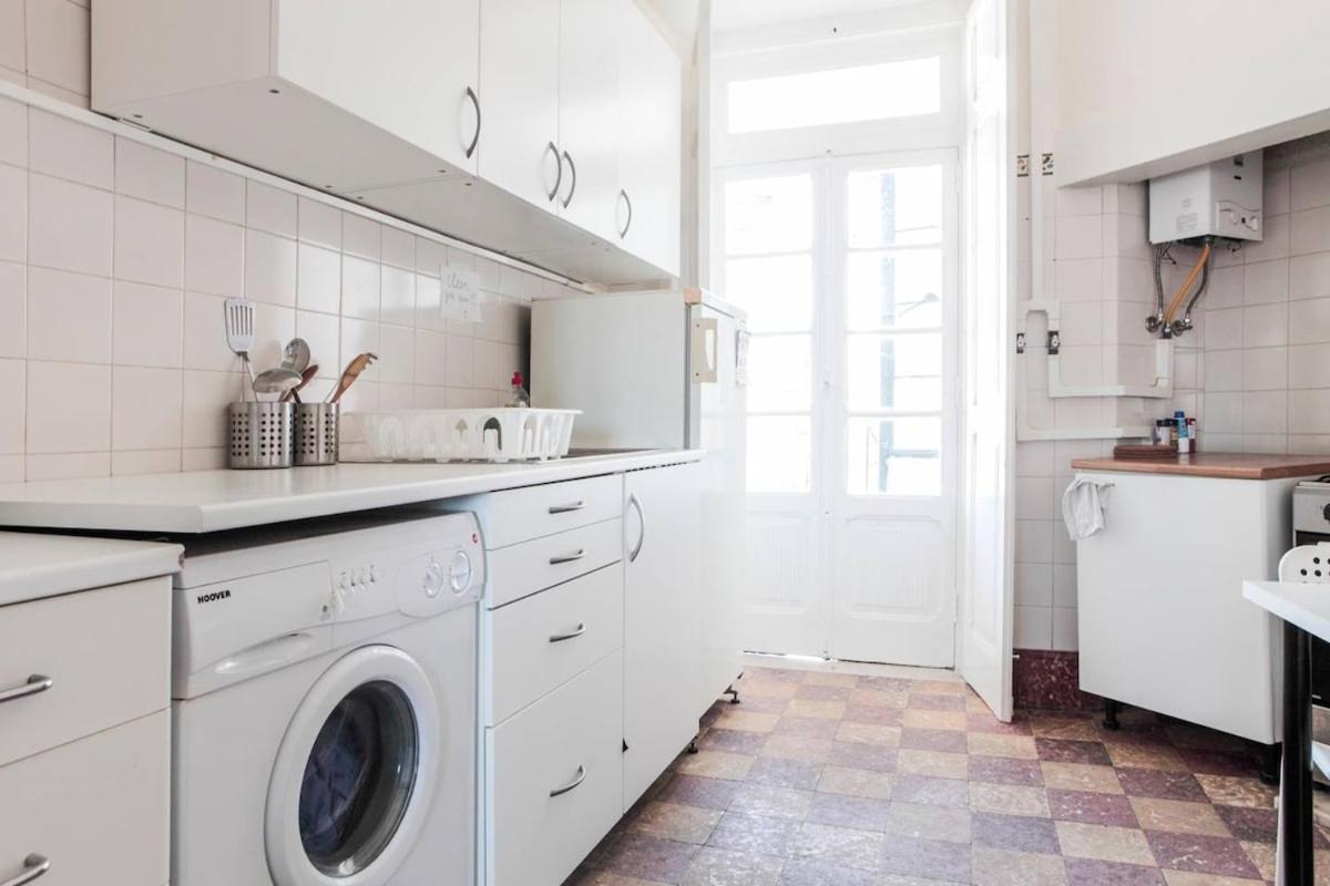 Anjos Flat With 5bd * Lissabon